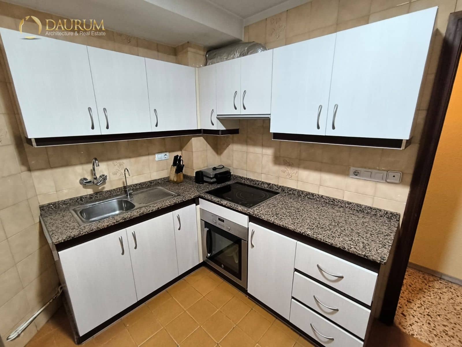 Piso de 3 habitaciones en Alicante / Alacant ciudad en venta con garaje - 186.000 € (Ref: 9675931)