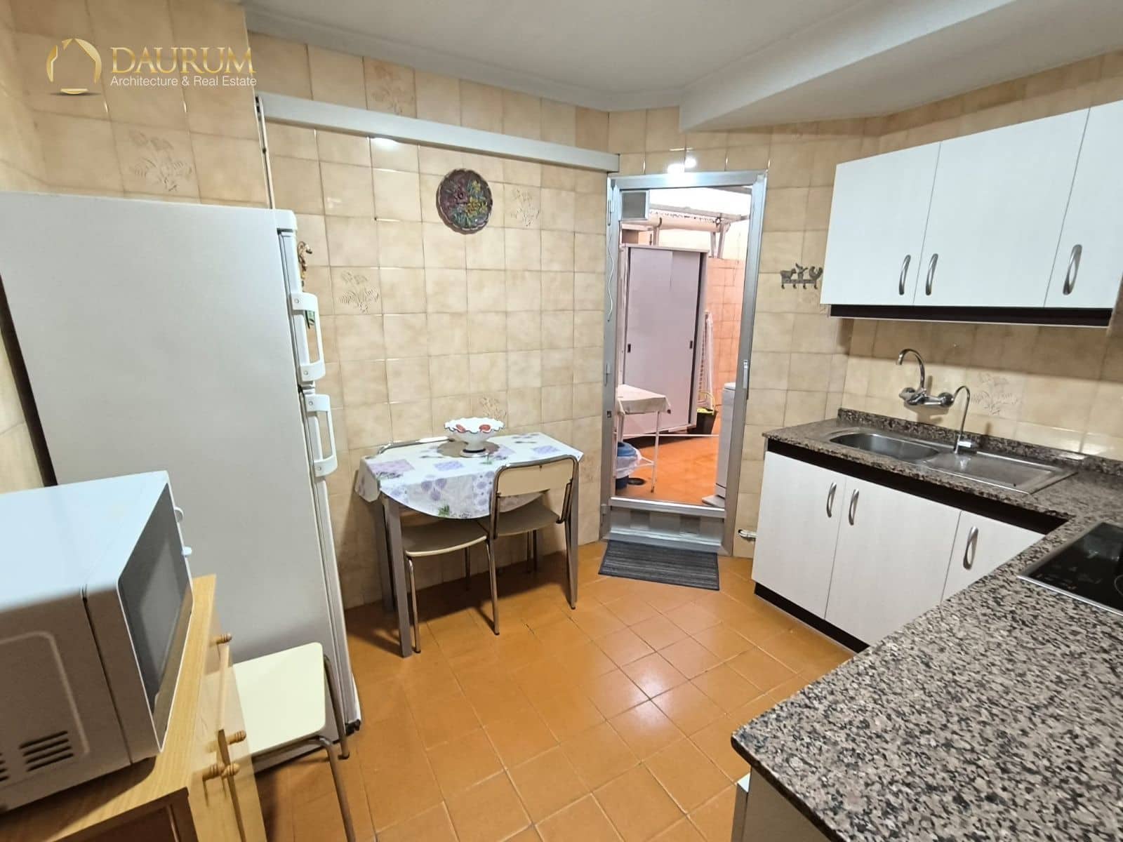 Piso de 3 habitaciones en Alicante / Alacant ciudad en venta con garaje - 186.000 € (Ref: 9675931)