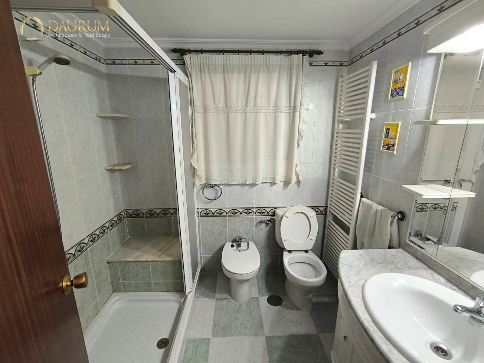 Piso de 3 habitaciones en Alicante / Alacant ciudad en venta con garaje - 186.000 € (Ref: 9675931)