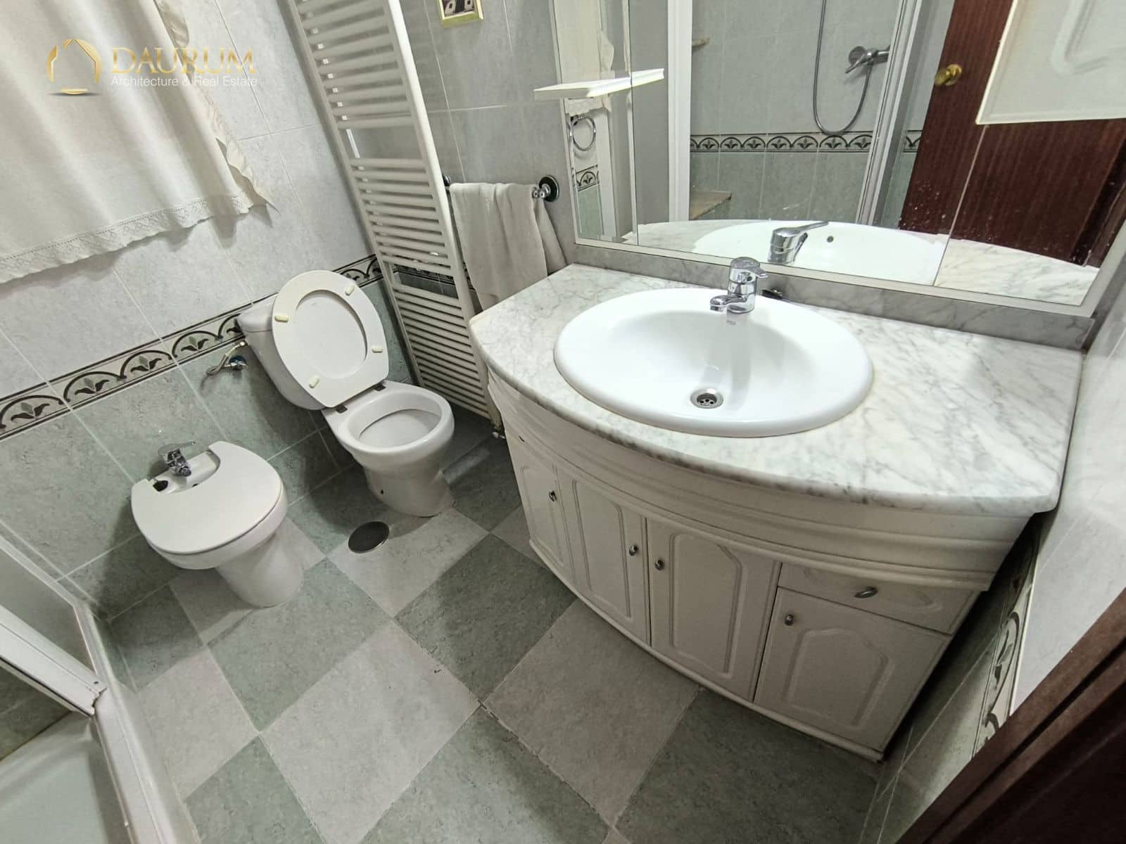 Piso de 3 habitaciones en Alicante / Alacant ciudad en venta con garaje - 186.000 € (Ref: 9675931)