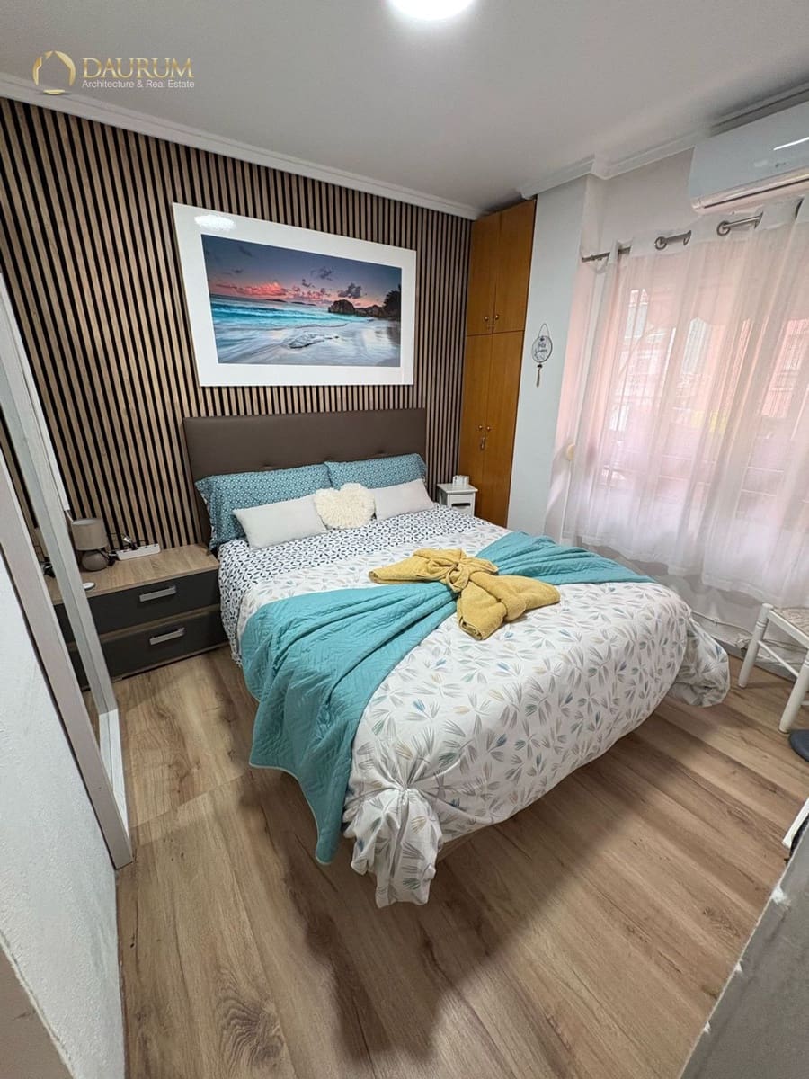 2 bedroom Flat for sale in Alicante / Alacant city - € 235,000 (Ref: 9679324)