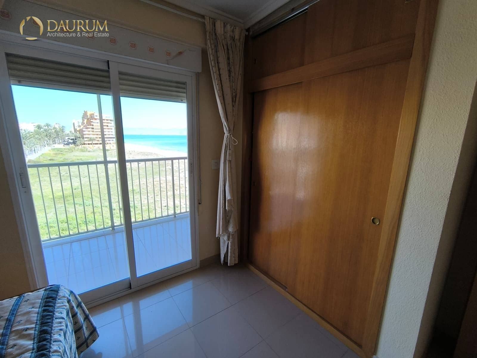 Piso de 3 habitaciones en Arenales del Sol en venta con garaje - 316.000 € (Ref: 9688436)