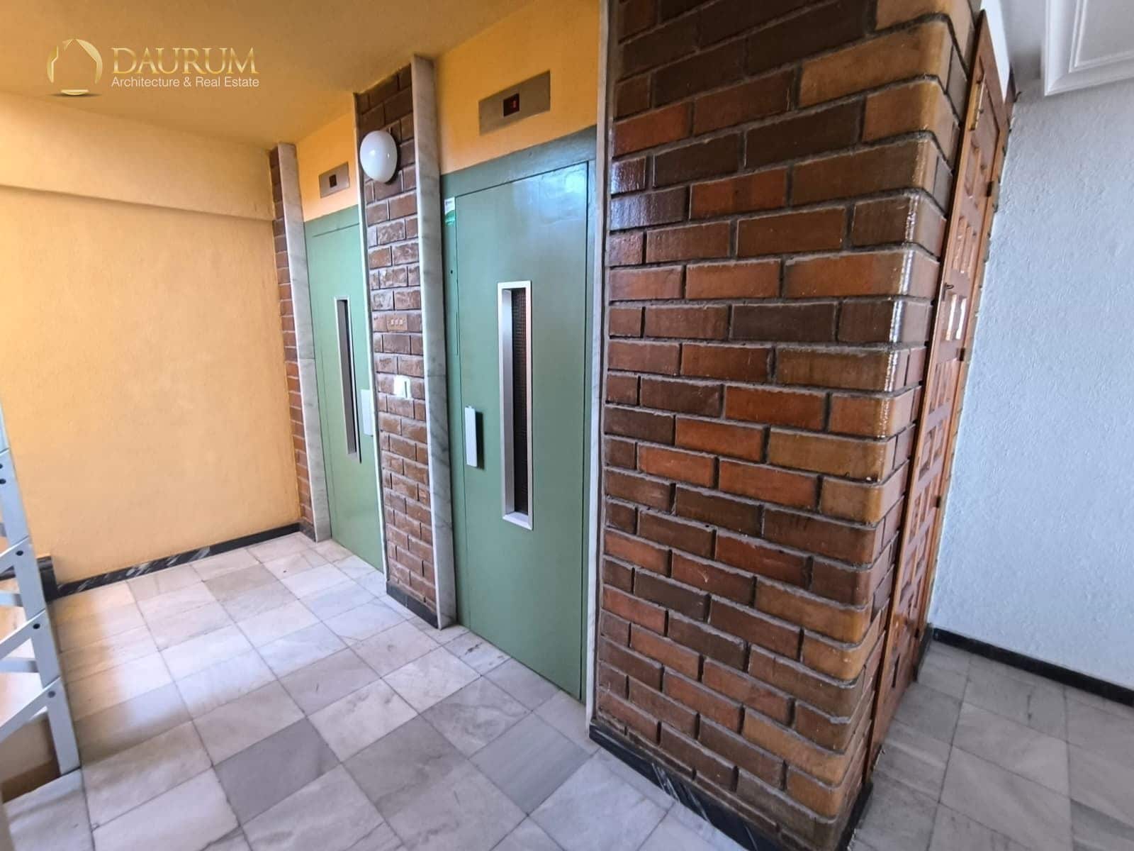 Piso de 3 habitaciones en Arenales del Sol en venta con garaje - 316.000 € (Ref: 9688436)