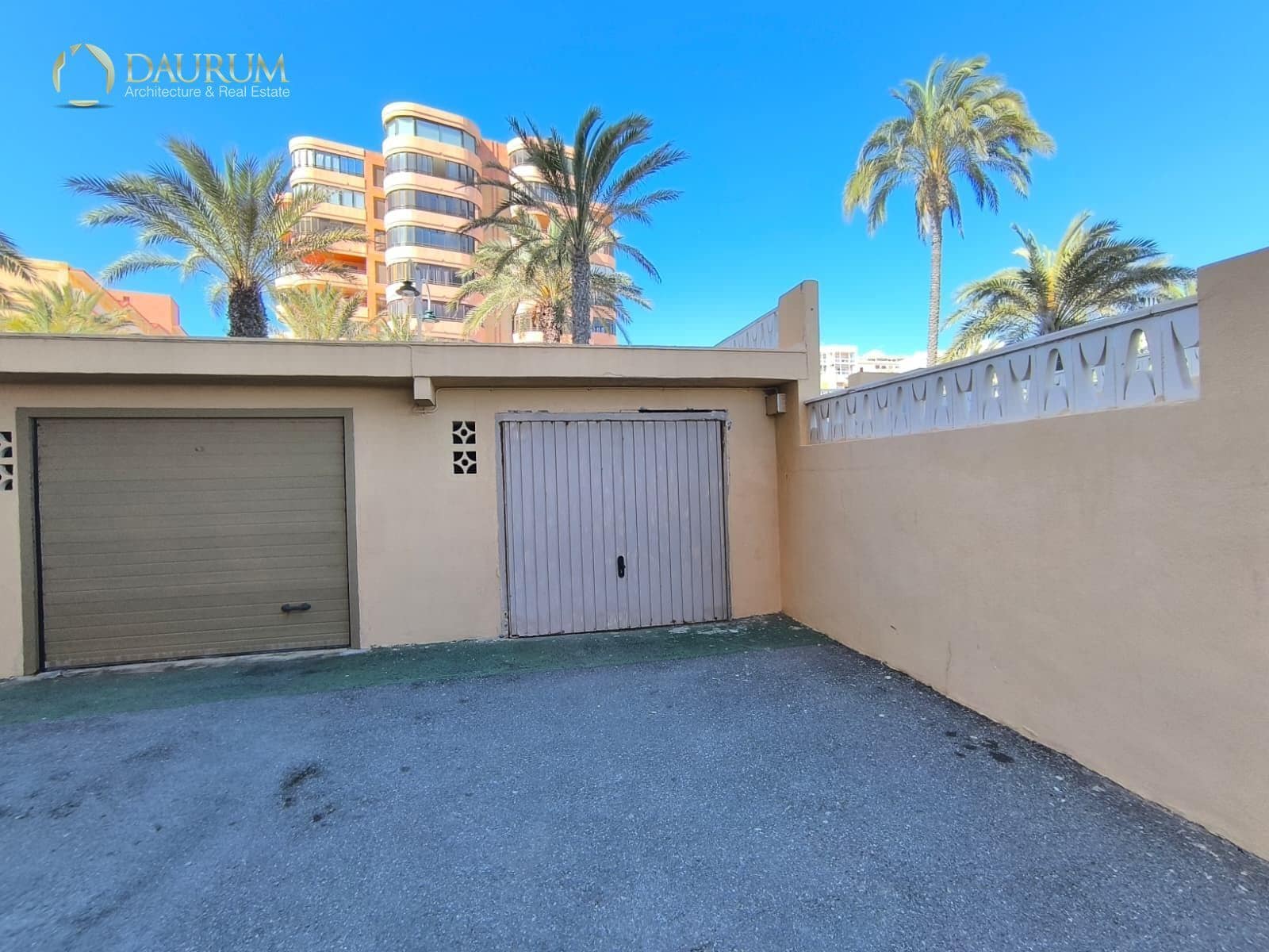 Piso de 3 habitaciones en Arenales del Sol en venta con garaje - 316.000 € (Ref: 9688436)