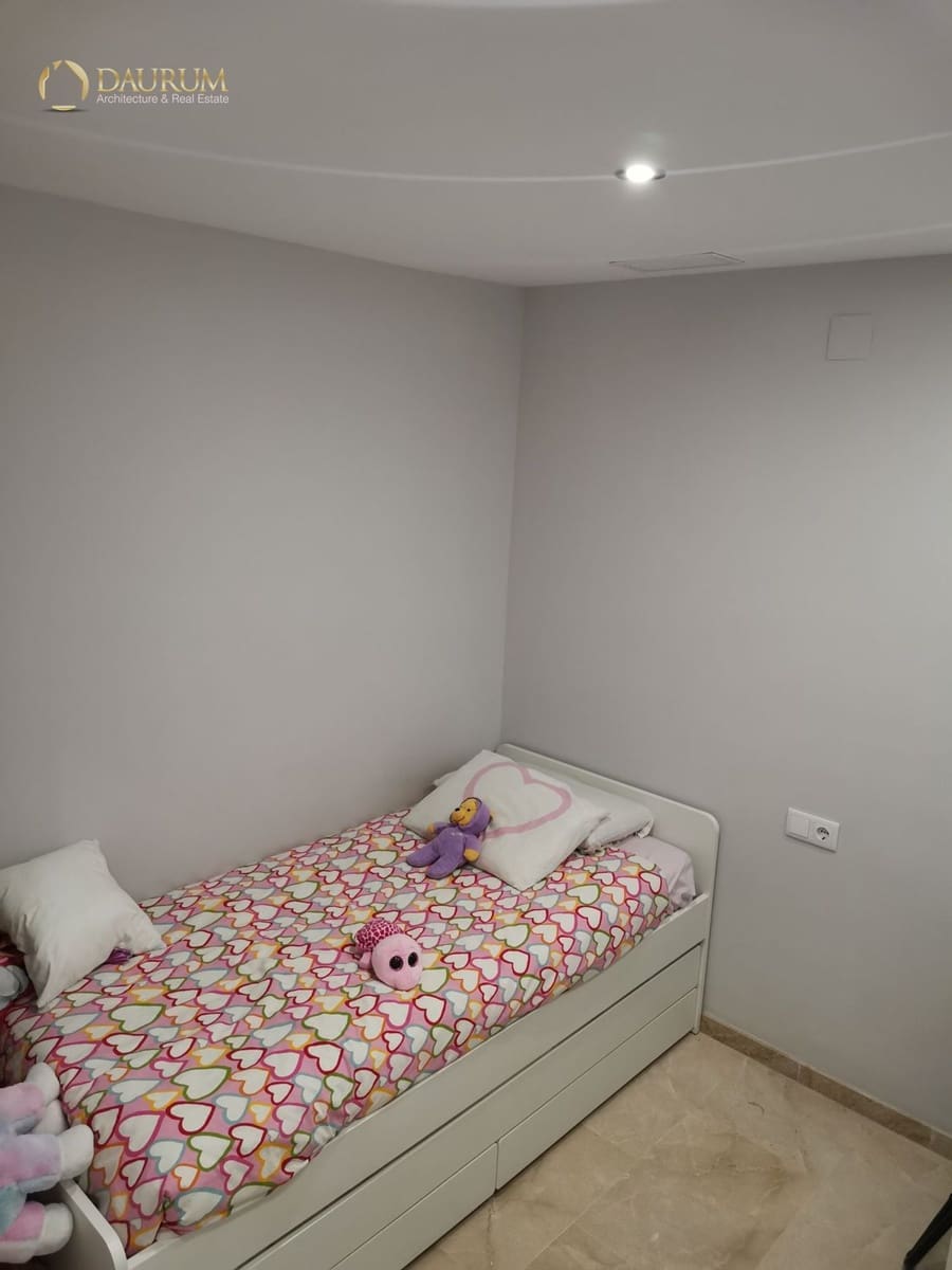 2 bedroom Flat for sale in El Altet with pool garage - € 196,000 (Ref: 9694136)