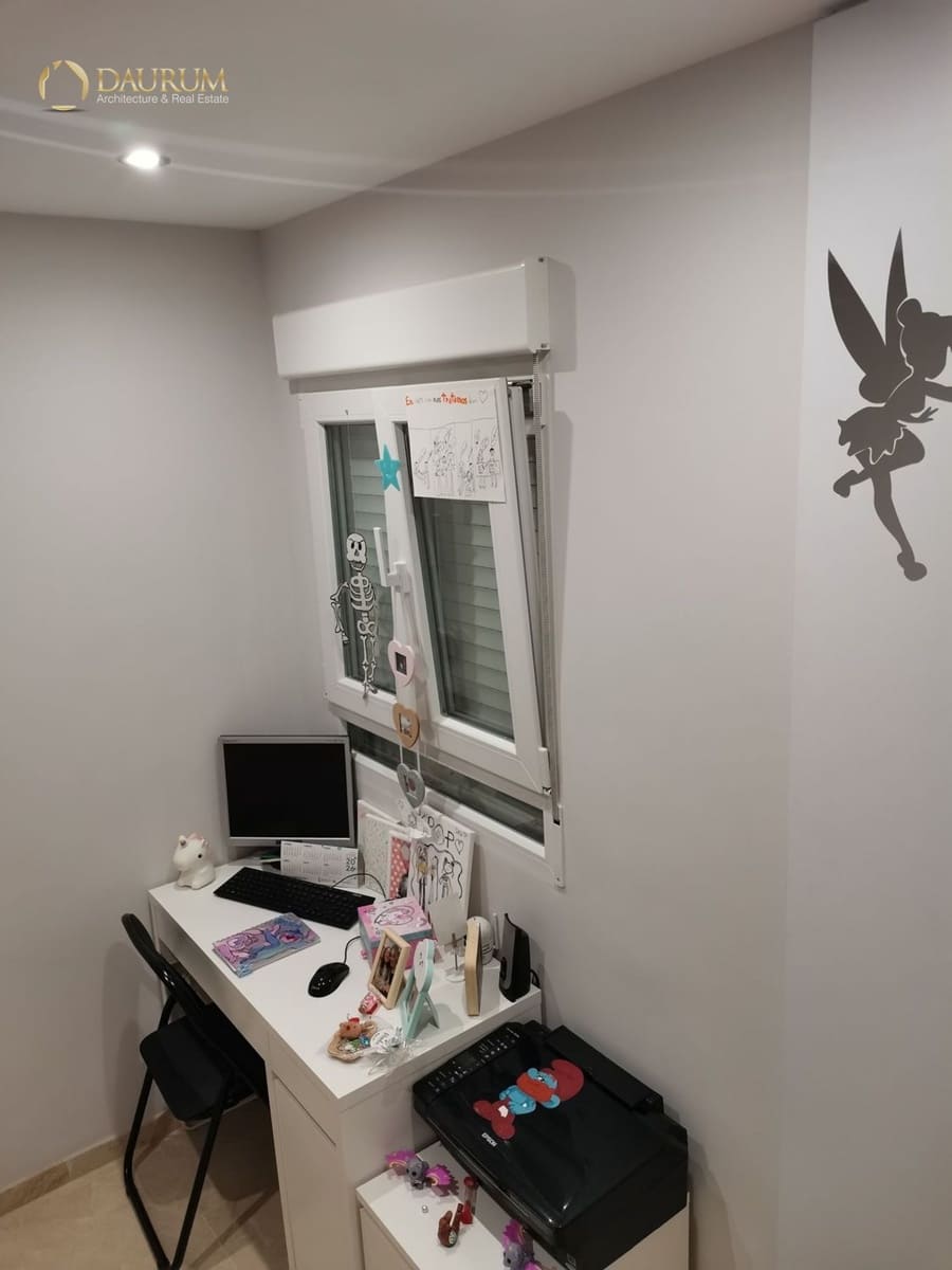 2 bedroom Flat for sale in El Altet with pool garage - € 196,000 (Ref: 9694136)