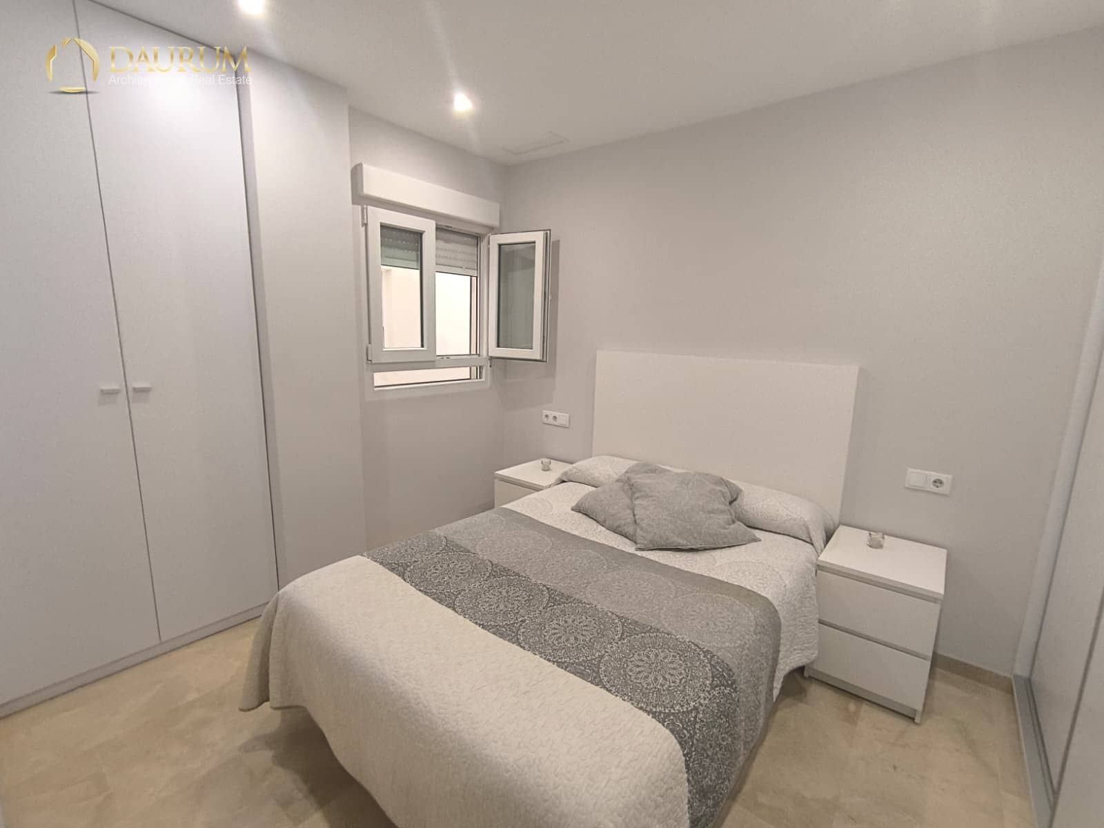 2 bedroom Flat for sale in El Altet with pool garage - € 196,000 (Ref: 9694136)