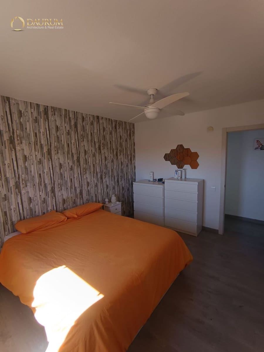 3 bedroom Flat for sale in Alicante / Alacant city with garage - € 180,000 (Ref: 9694592)