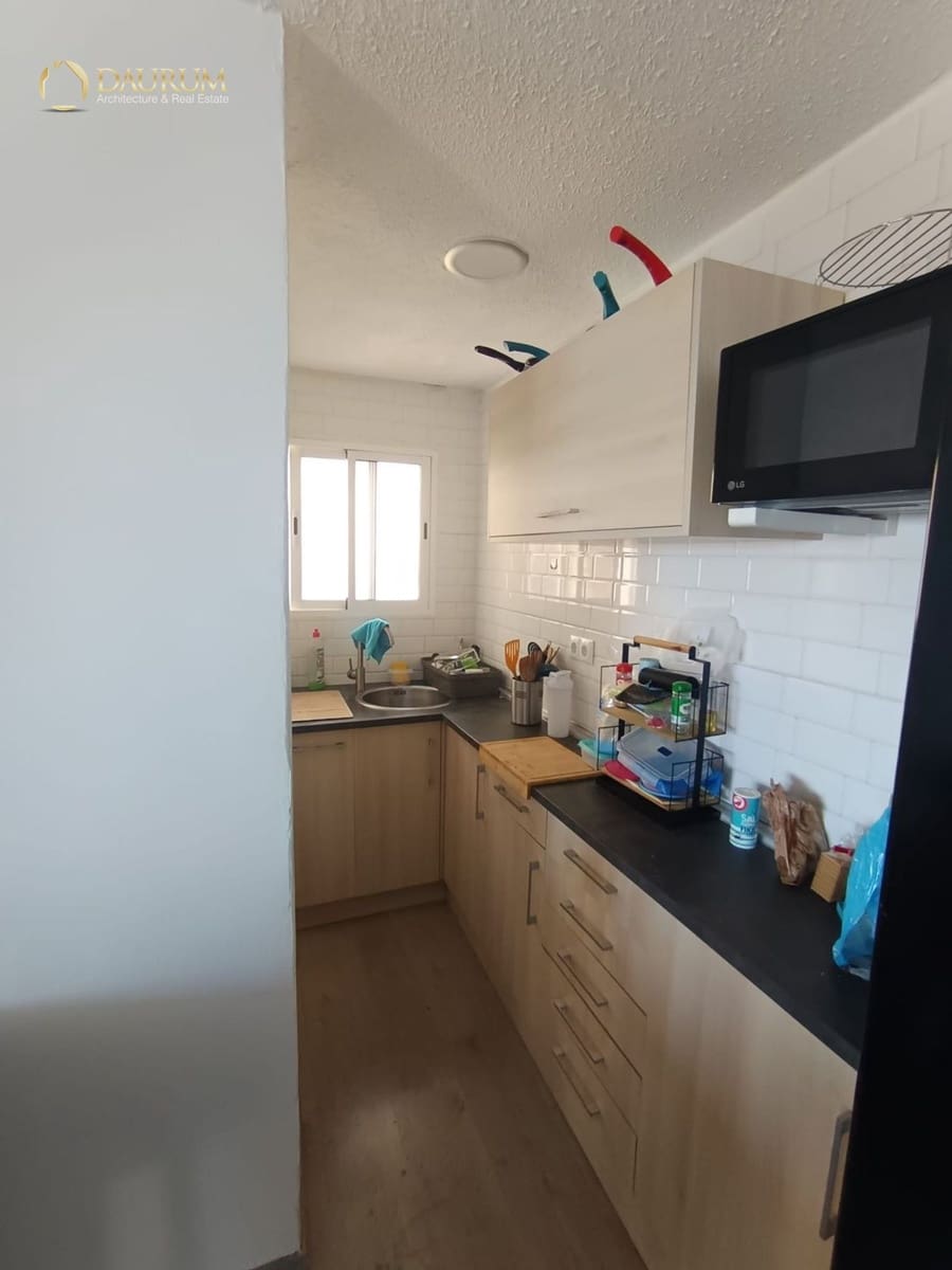 3 bedroom Flat for sale in Alicante / Alacant city with garage - € 180,000 (Ref: 9694592)