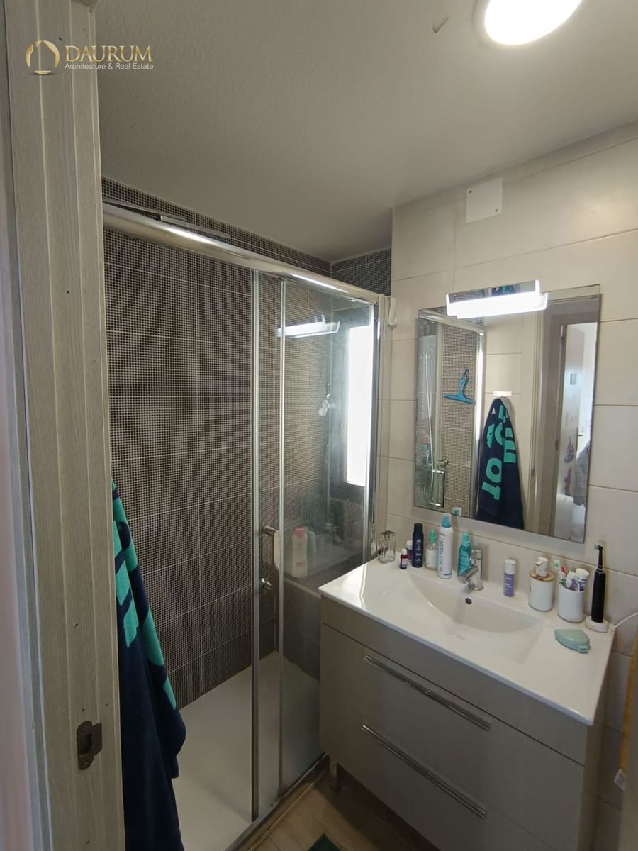 3 bedroom Flat for sale in Alicante / Alacant city with garage - € 180,000 (Ref: 9694592)