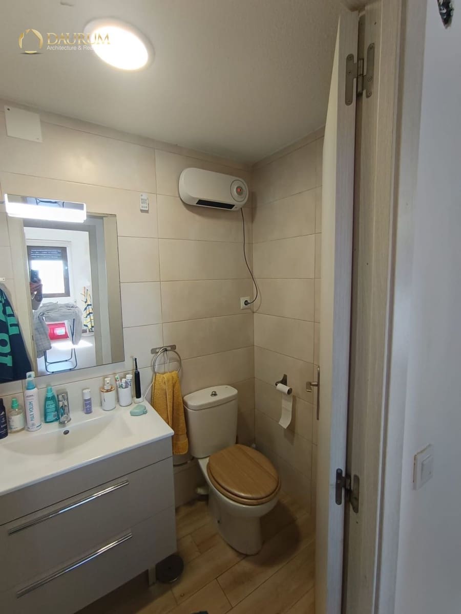 3 bedroom Flat for sale in Alicante / Alacant city with garage - € 180,000 (Ref: 9694592)