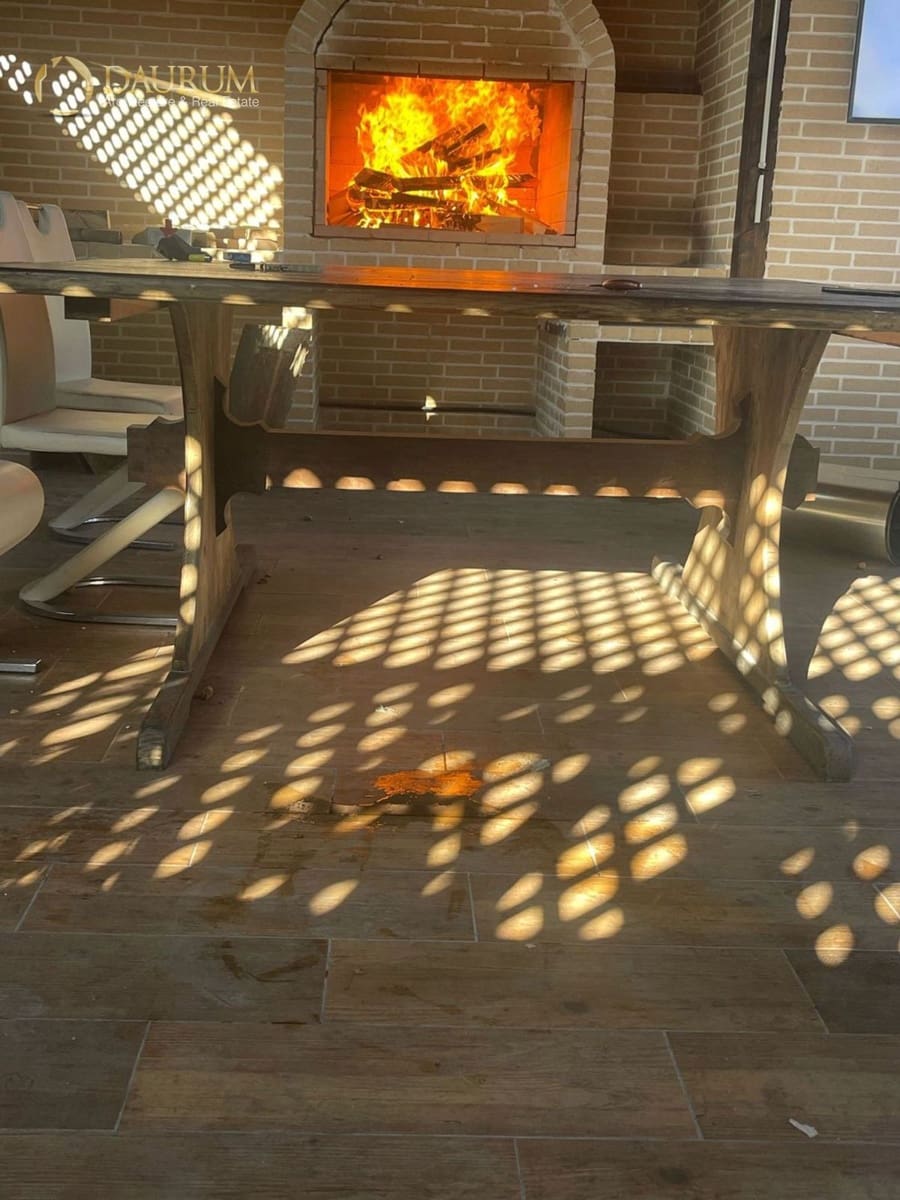 4 bedroom Villa for sale in Moralet with pool garage - € 340,000 (Ref: 9716574)