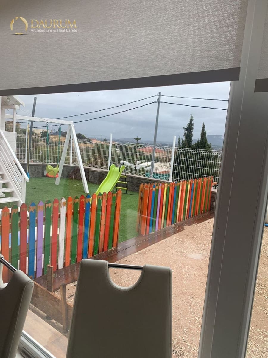 4 bedroom Villa for sale in Moralet with pool garage - € 340,000 (Ref: 9716574)