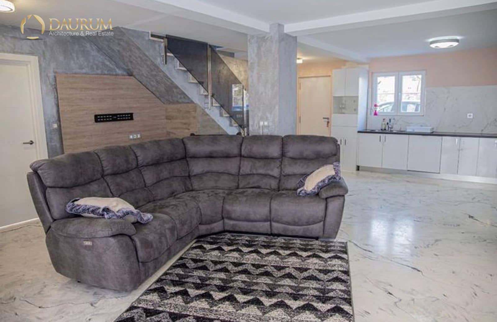 4 bedroom Villa for sale in Moralet with pool garage - € 340,000 (Ref: 9716574)