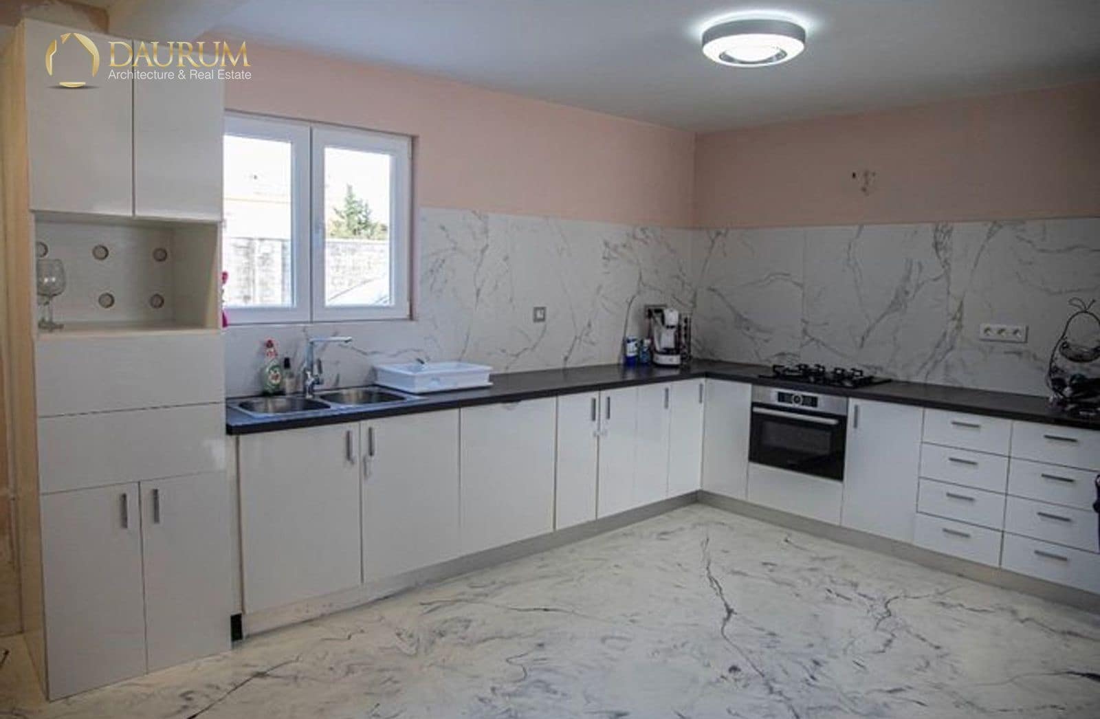 4 bedroom Villa for sale in Moralet with pool garage - € 340,000 (Ref: 9716574)