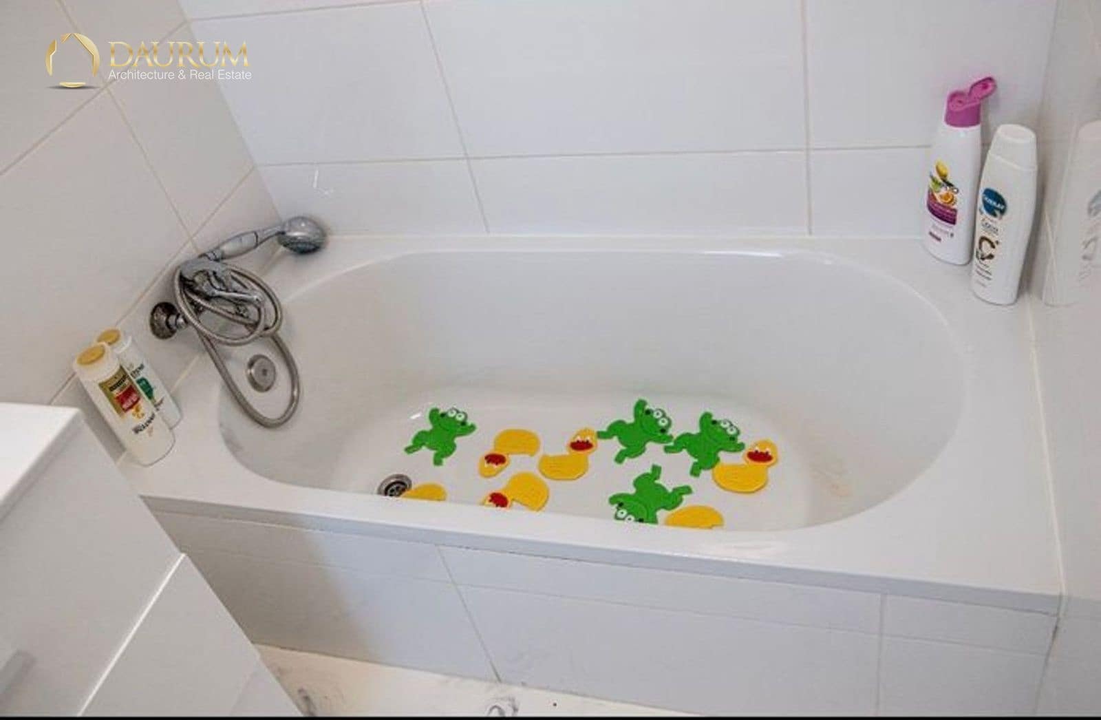 4 bedroom Villa for sale in Moralet with pool garage - € 340,000 (Ref: 9716574)