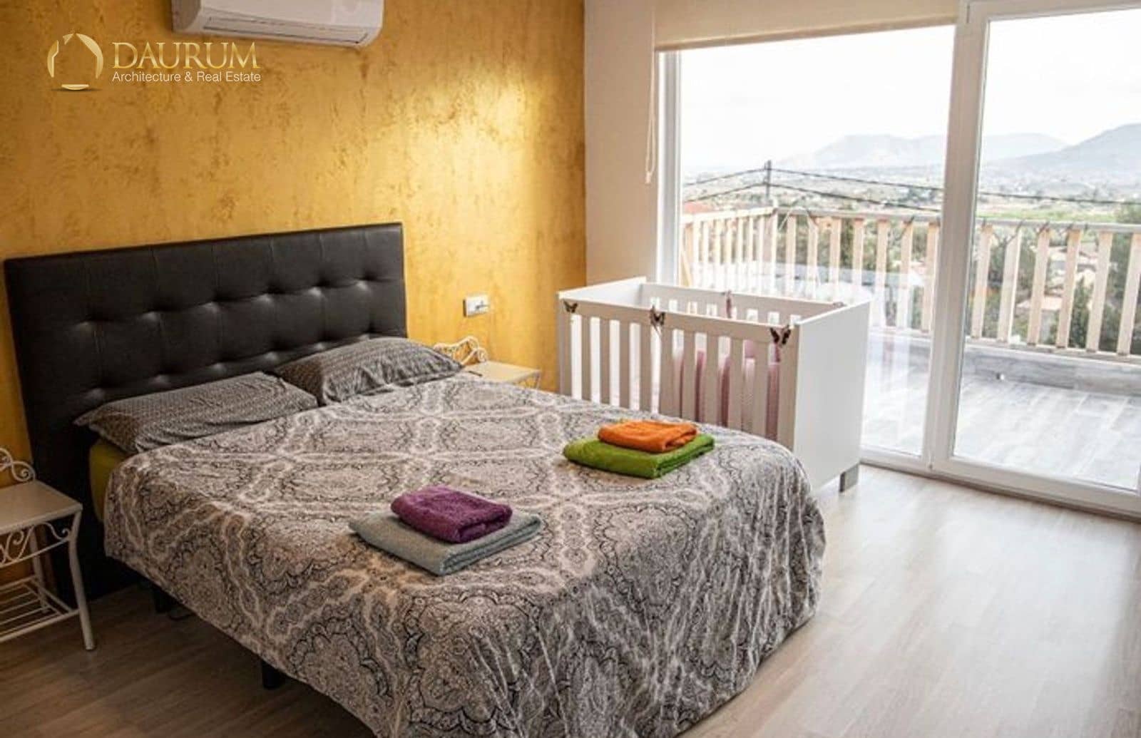 4 bedroom Villa for sale in Moralet with pool garage - € 340,000 (Ref: 9716574)