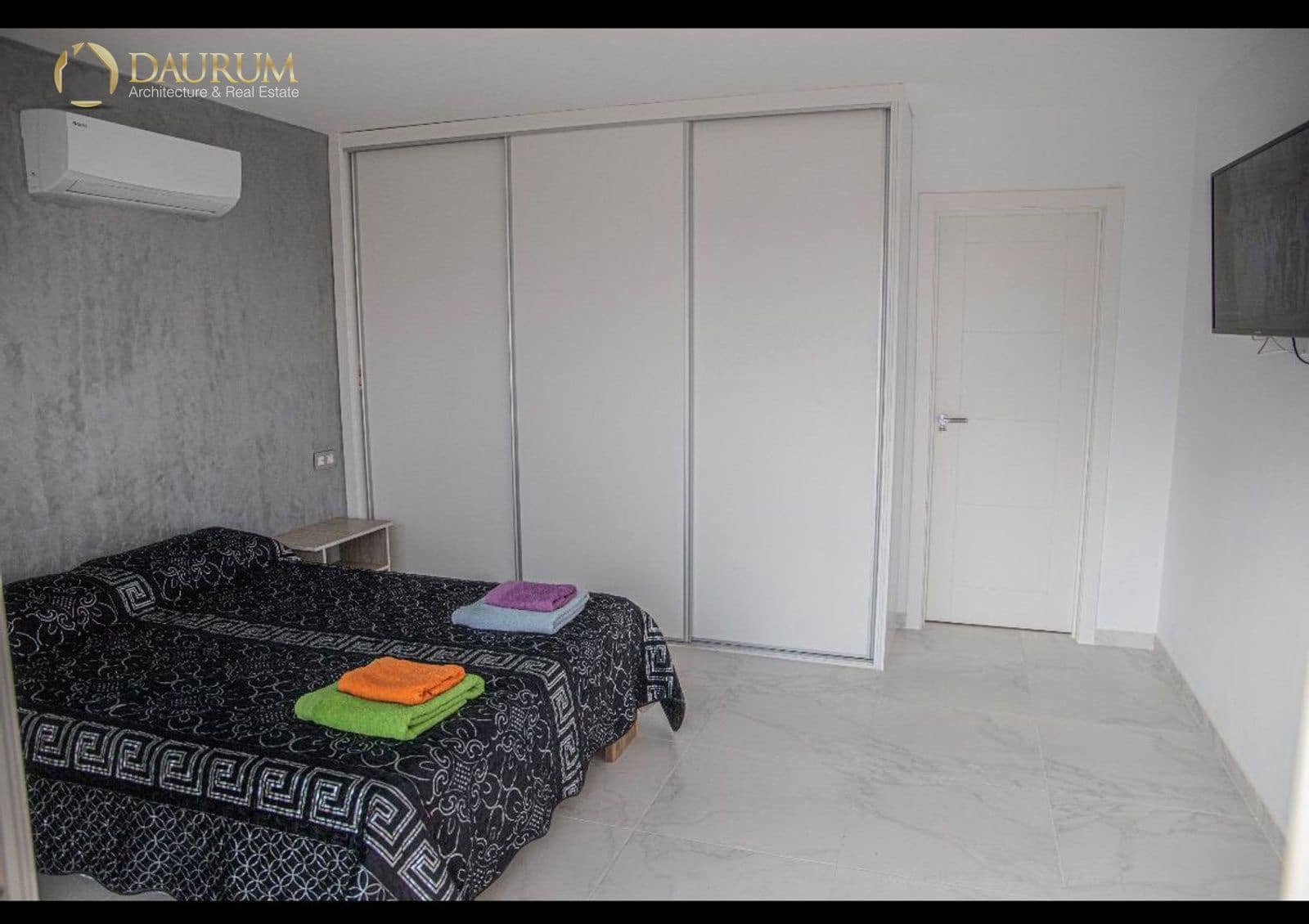 4 bedroom Villa for sale in Moralet with pool garage - € 340,000 (Ref: 9716574)