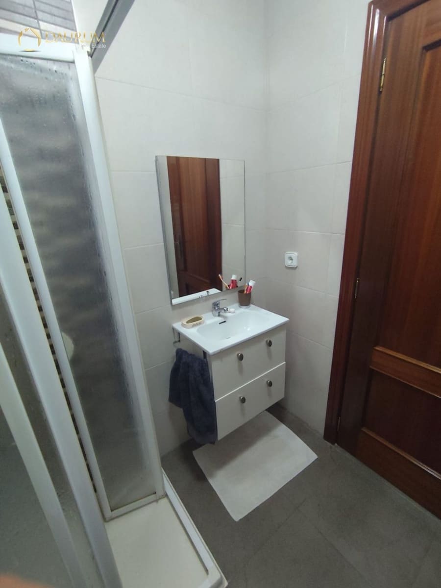 3 bedroom Flat for sale in Alicante / Alacant city - € 155,000 (Ref: 9723590)