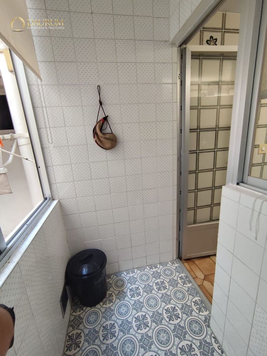 3 bedroom Flat for sale in Alicante / Alacant city - € 155,000 (Ref: 9723590)