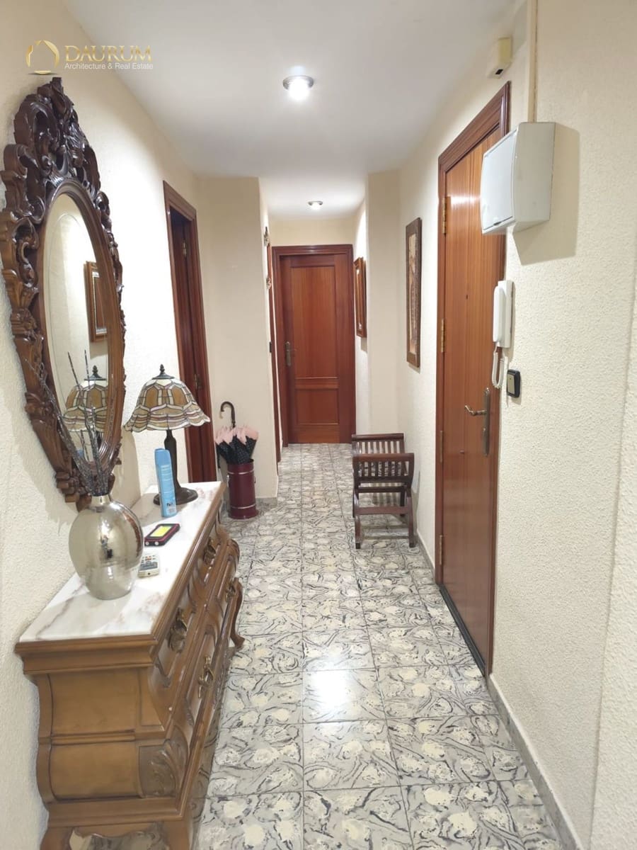 3 bedroom Flat for sale in Alicante / Alacant city - € 155,000 (Ref: 9723590)
