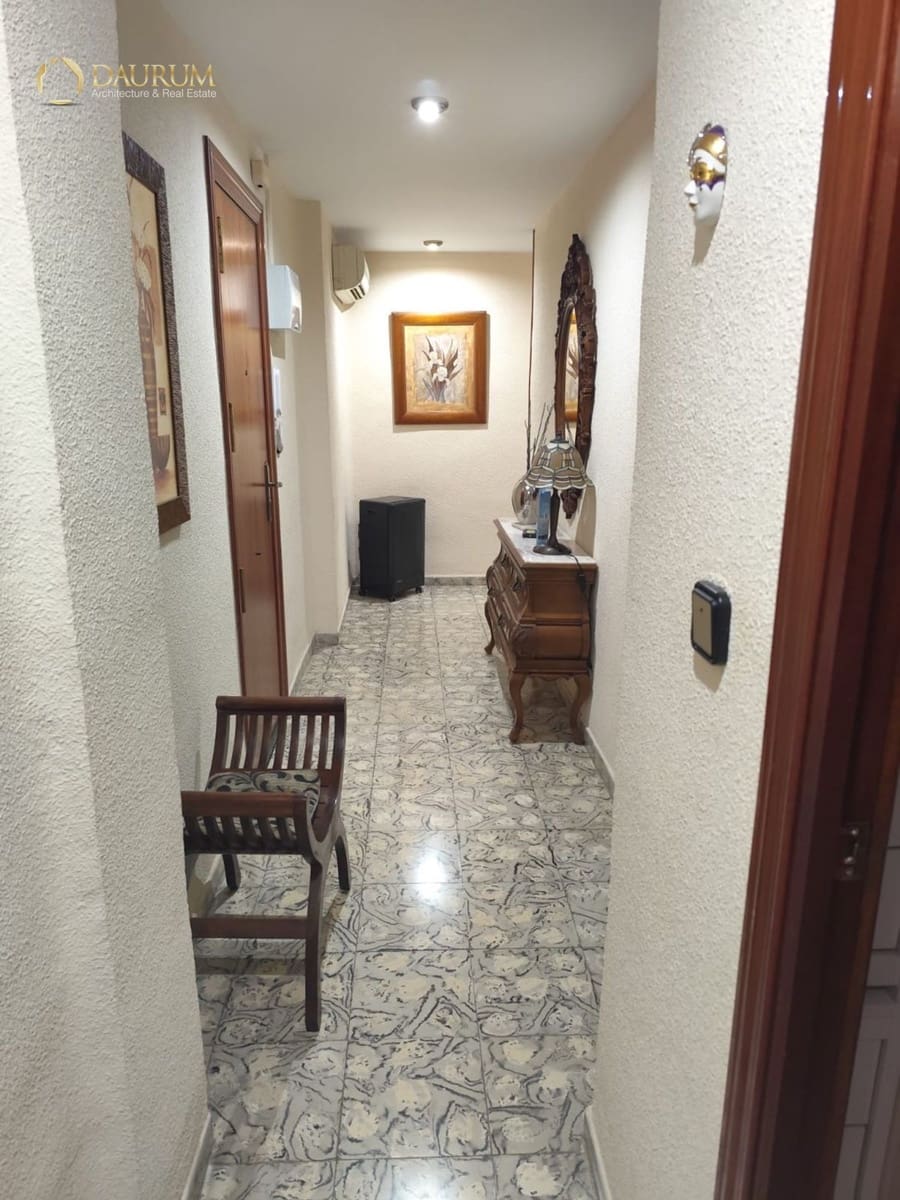 3 bedroom Flat for sale in Alicante / Alacant city - € 155,000 (Ref: 9723590)