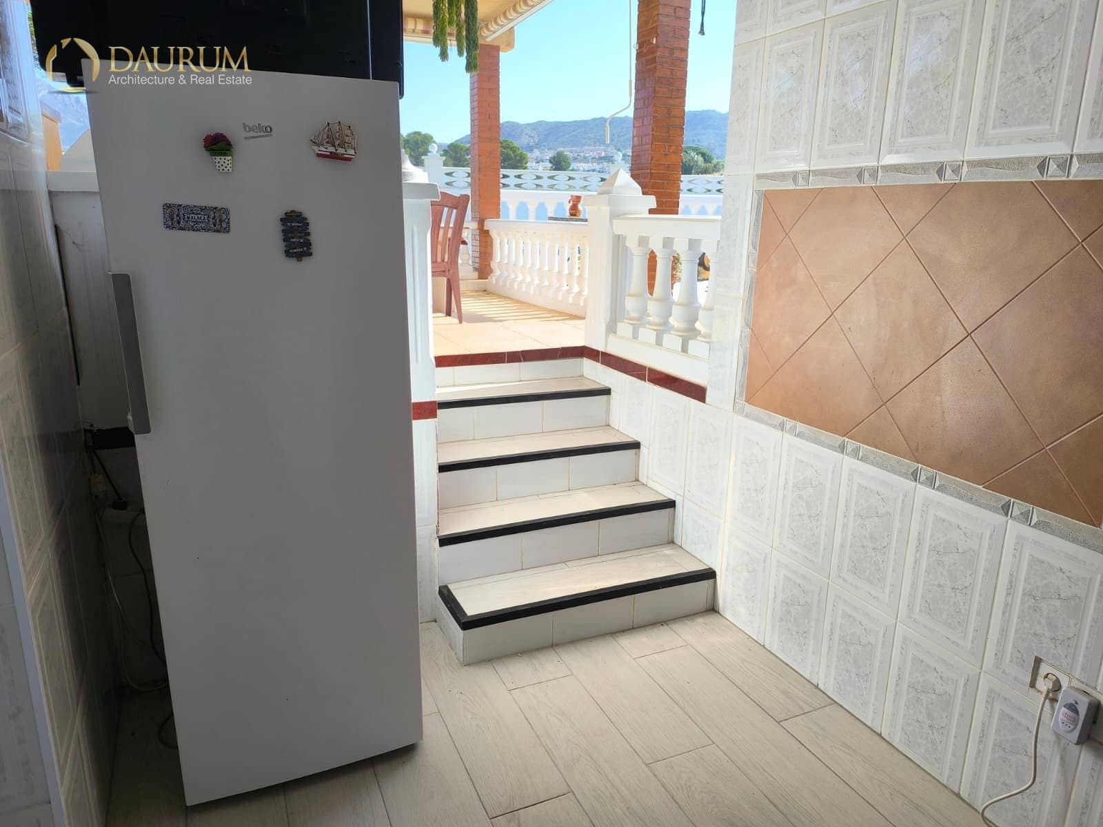 3 bedroom Villa for sale in Busot with pool garage - € 369,900 (Ref: 9730751)