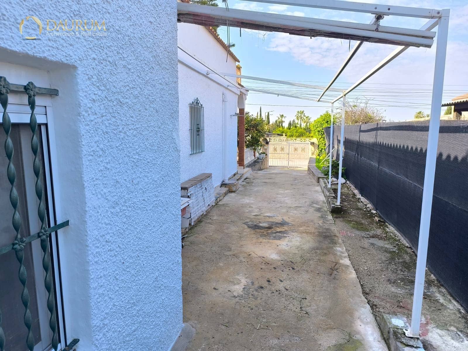 3 bedroom Villa for sale in Busot with pool garage - € 369,900 (Ref: 9730751)