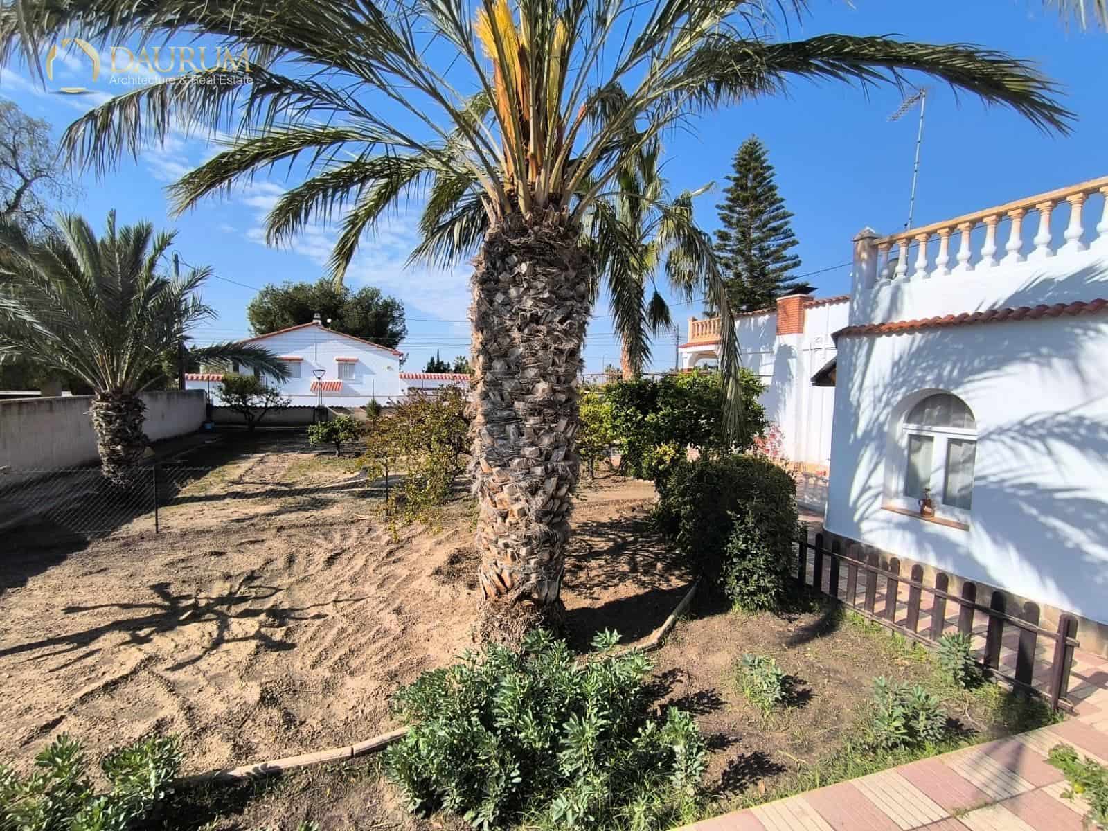 3 bedroom Villa for sale in Busot with pool garage - € 369,900 (Ref: 9730751)