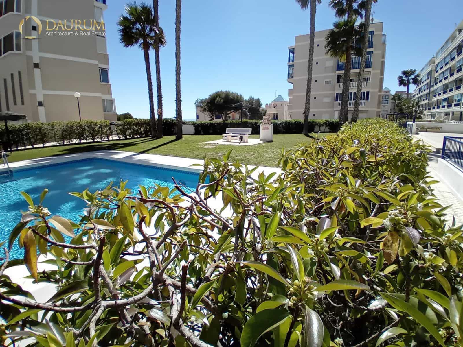 1 soveværelse Lejlighed til salg i Arenales del Sol med swimmingpool - € 141.500 (Ref: 9737042)