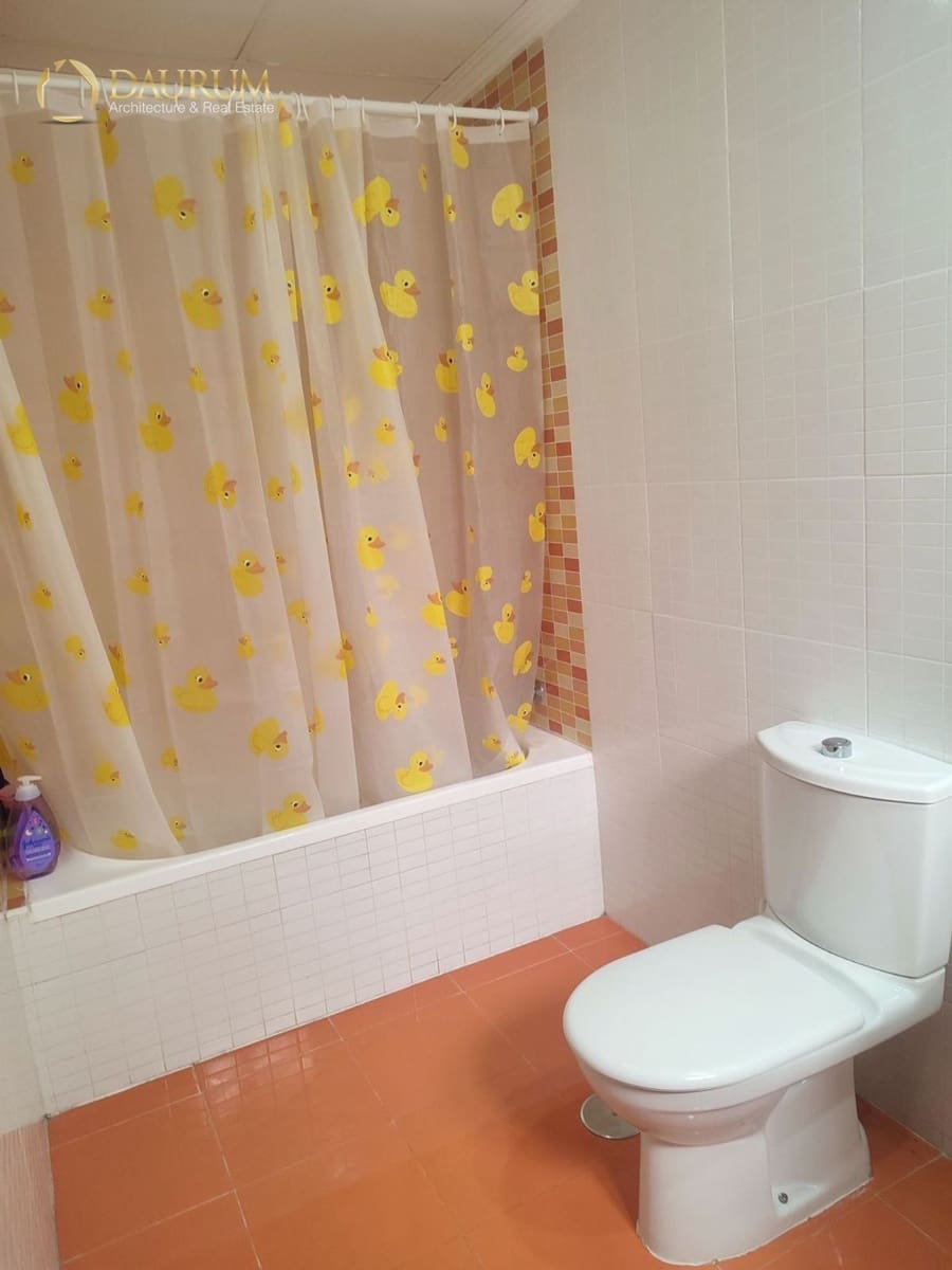 4 bedroom Flat for sale in Monforte del Cid with garage - € 168,000 (Ref: 9739205)