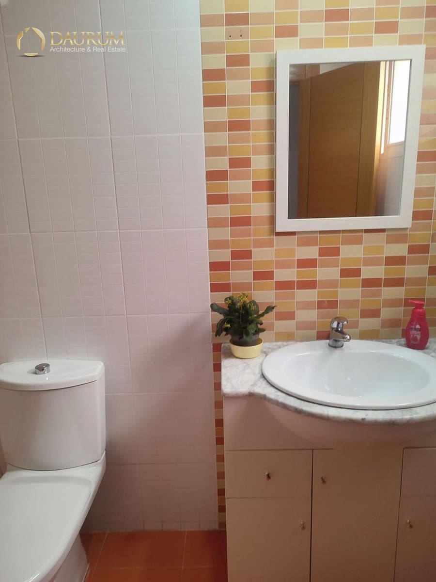 4 bedroom Flat for sale in Monforte del Cid with garage - € 168,000 (Ref: 9739205)