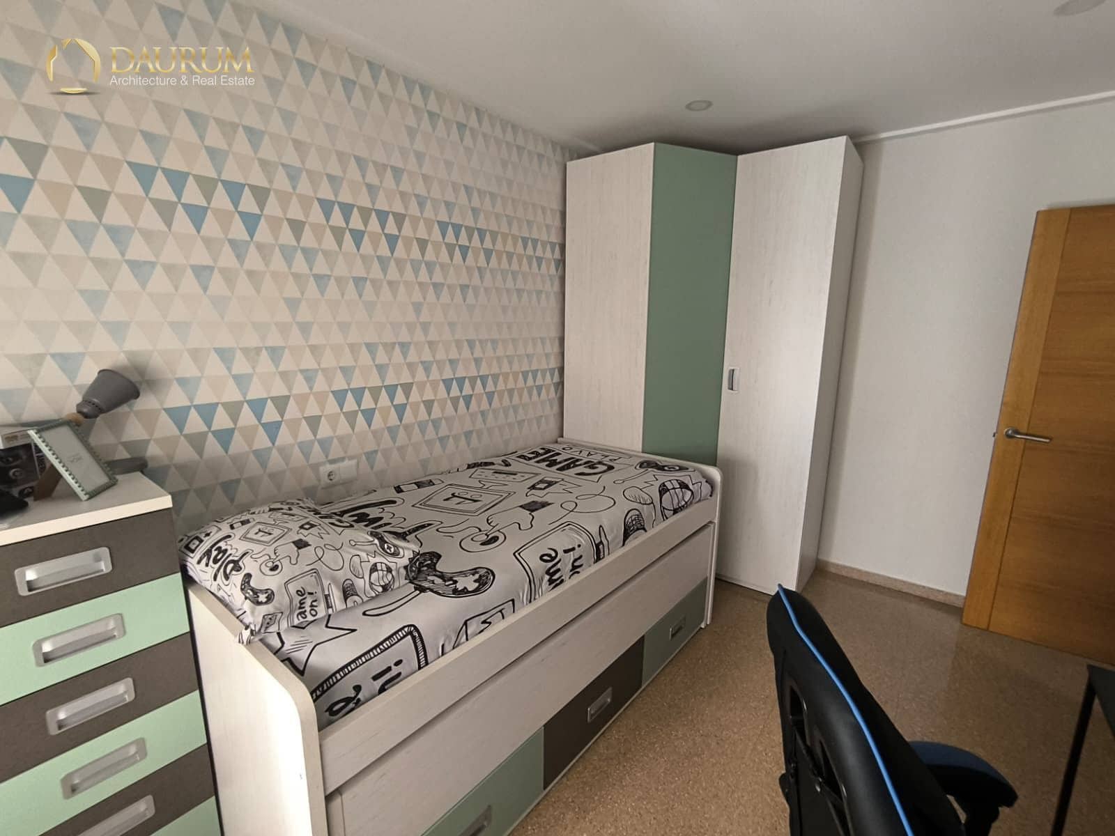 4 bedroom Flat for sale in Monforte del Cid with garage - € 168,000 (Ref: 9739205)