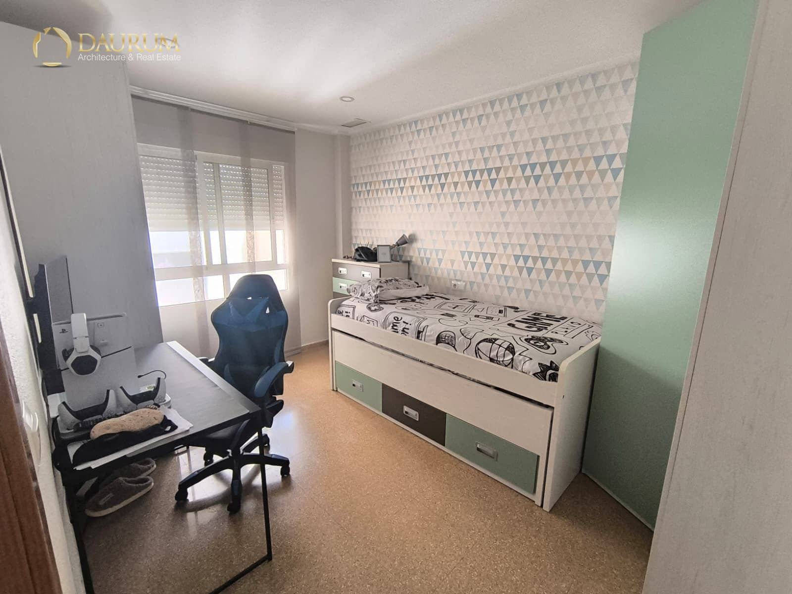 4 bedroom Flat for sale in Monforte del Cid with garage - € 168,000 (Ref: 9739205)