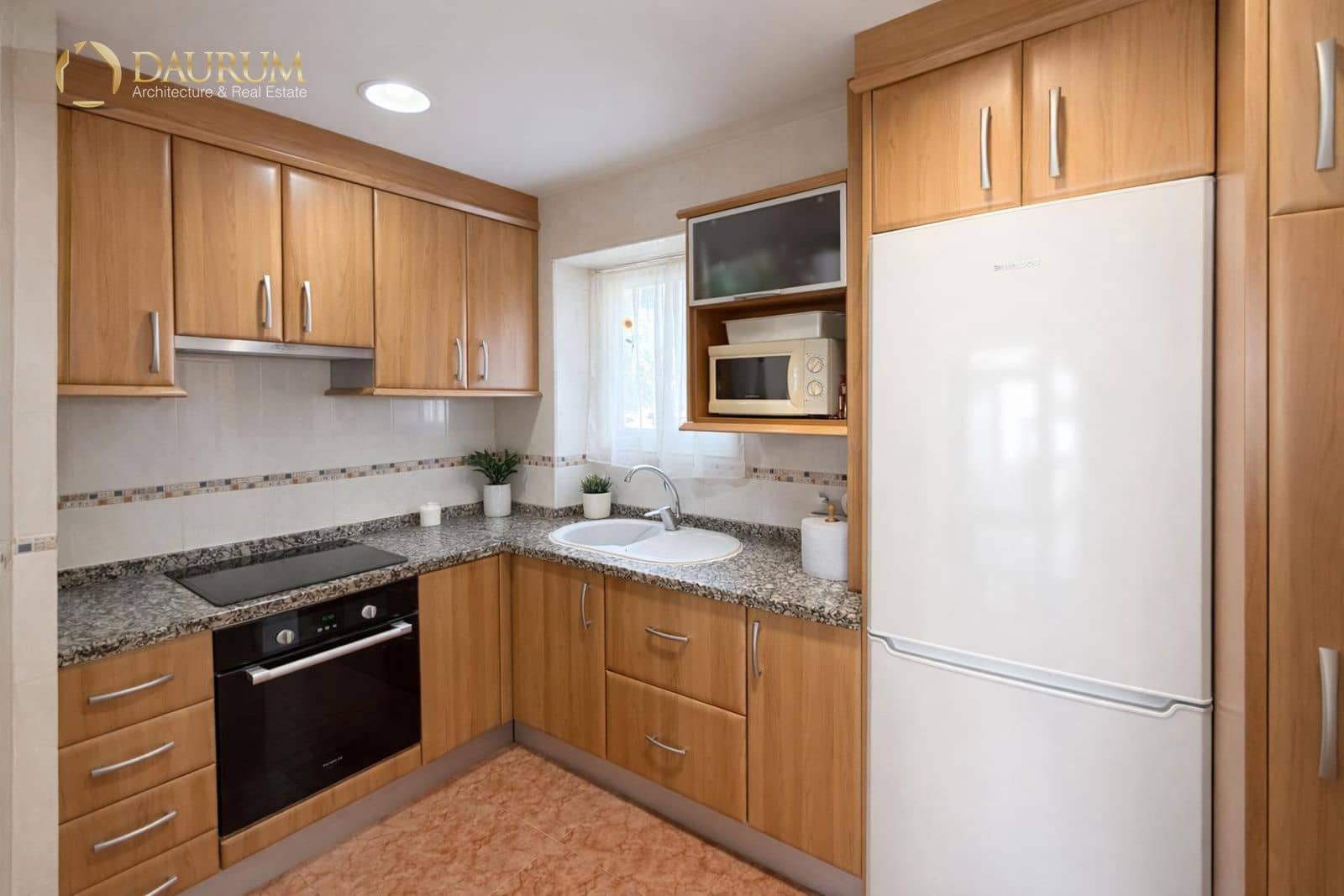 1 sovrum Lägenhet till salu i Alicante stad med pool garage - 240 000 € (Ref: 9753447)