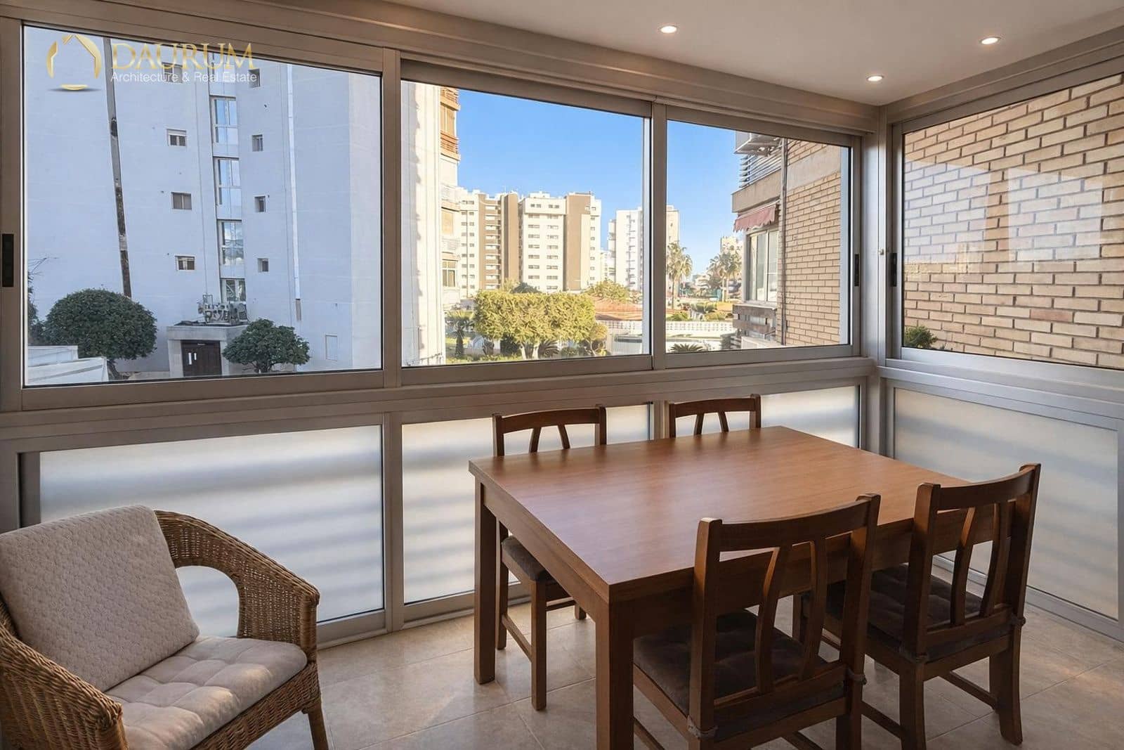 1 sovrum Lägenhet till salu i Alicante stad med pool garage - 240 000 € (Ref: 9753447)