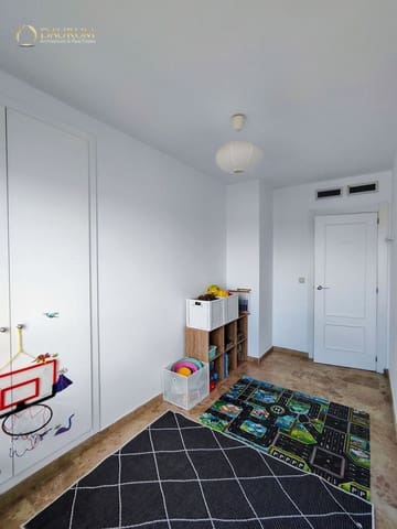 4 slaapkamer Penthouse te koop in Playa de San Juan, Alicante stad met zwembad - € 690.000 (Ref: 9757892)