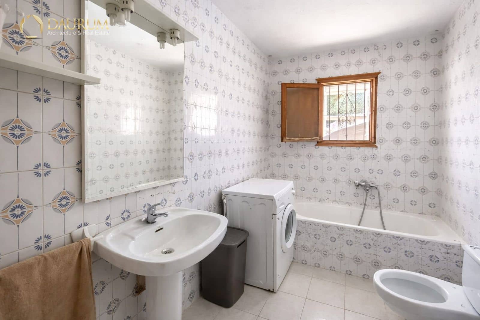 3 bedroom Villa for sale in Moralet with garage - € 230,000 (Ref: 9765339)