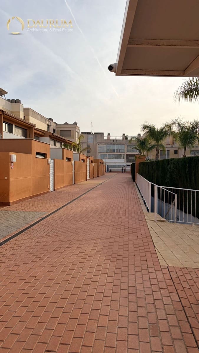 1 bedroom Flat for sale in Alicante / Alacant city with pool garage - € 279,000 (Ref: 9769915)