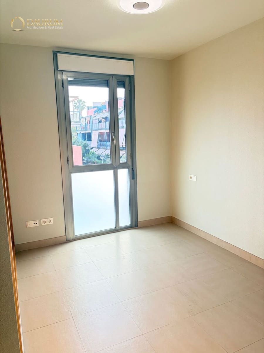 1 bedroom Flat for sale in Alicante / Alacant city with pool garage - € 279,000 (Ref: 9769915)