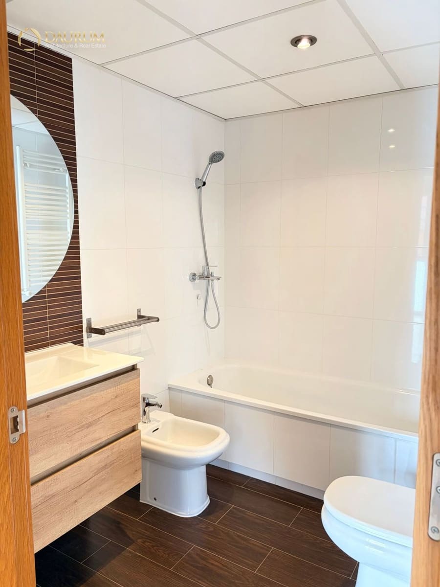 1 bedroom Flat for sale in Alicante / Alacant city with pool garage - € 279,000 (Ref: 9769915)