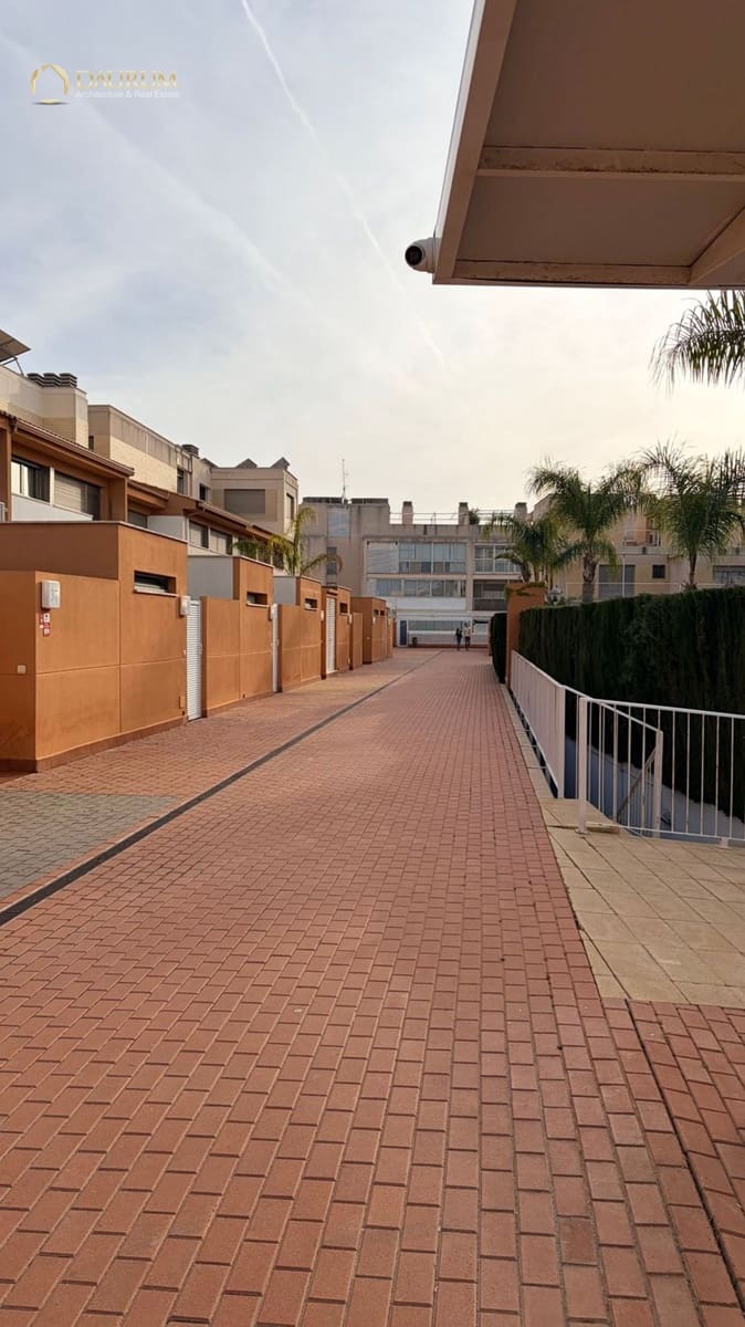1 bedroom Flat for sale in Alicante / Alacant city with pool garage - € 279,000 (Ref: 9769915)
