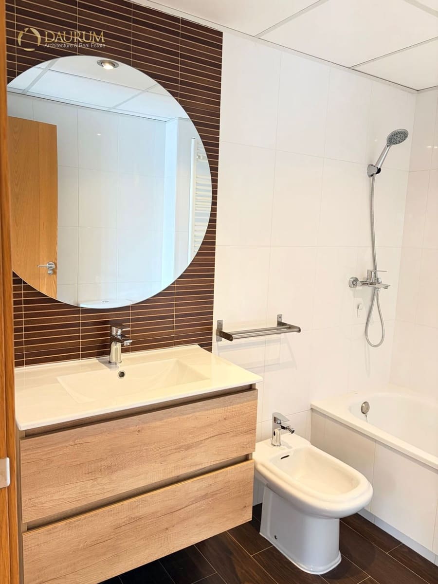 1 bedroom Flat for sale in Alicante / Alacant city with pool garage - € 279,000 (Ref: 9769915)