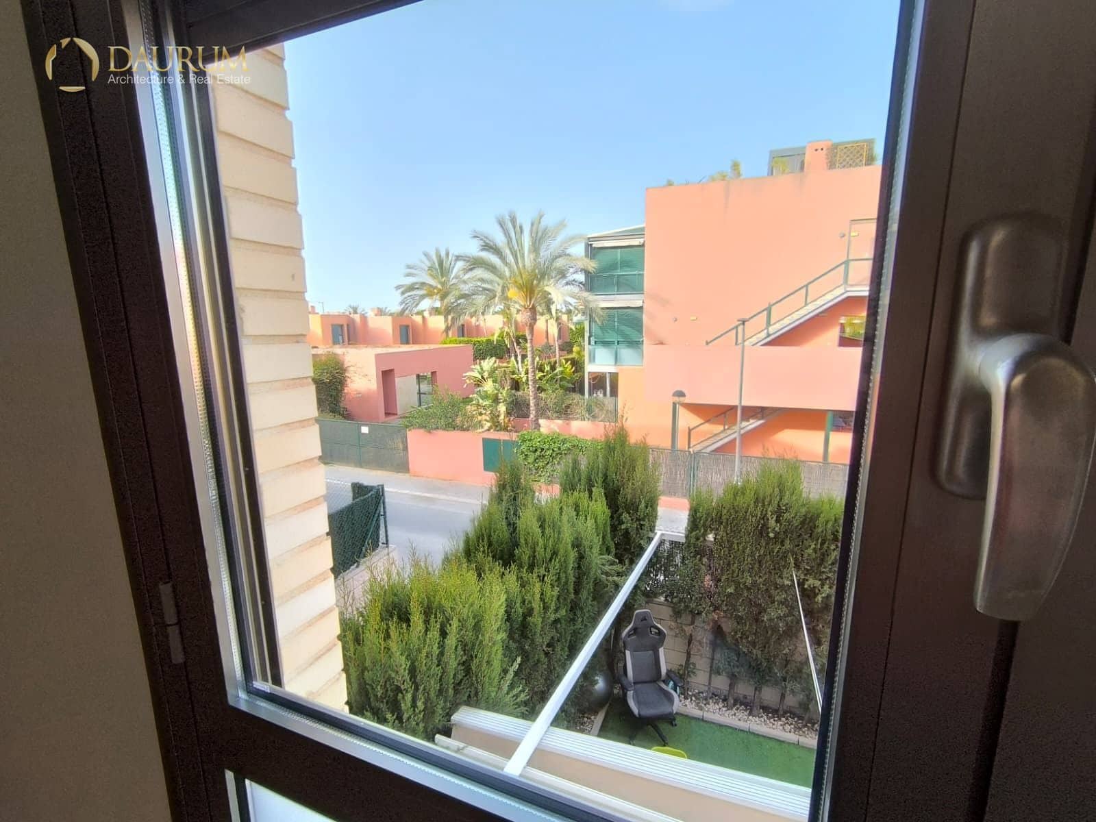 1 bedroom Flat for sale in Alicante / Alacant city with pool garage - € 279,000 (Ref: 9769915)