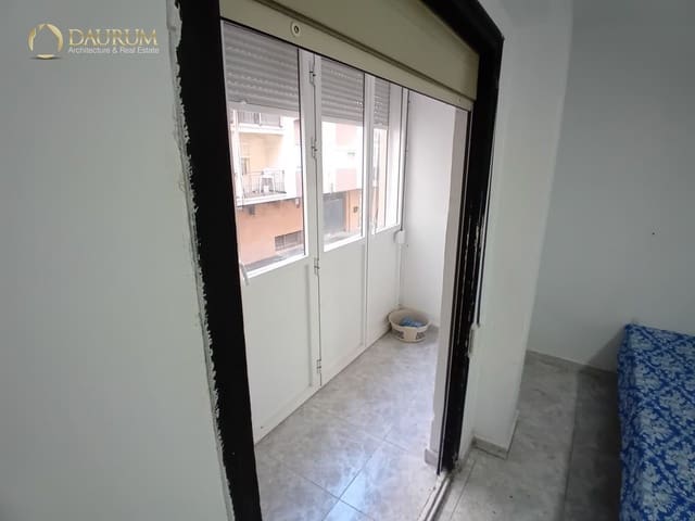 2 slaapkamer Flat te koop in Carolinas Altas, Alicante stad - € 125.000 (Ref: 9771792)