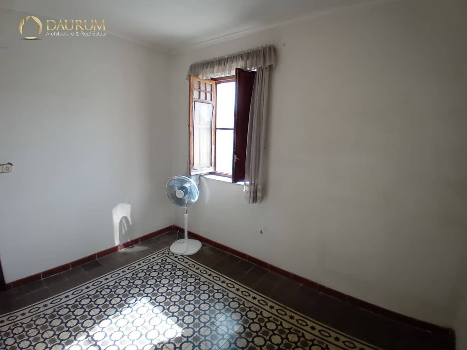 4 bedroom Villa for sale in Alicante / Alacant city - € 325,000 (Ref: 9771793)