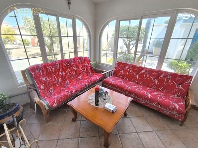 Chalet de 4 habitaciones en Busot en venta con piscina garaje - 370.000 € (Ref: 9782199)