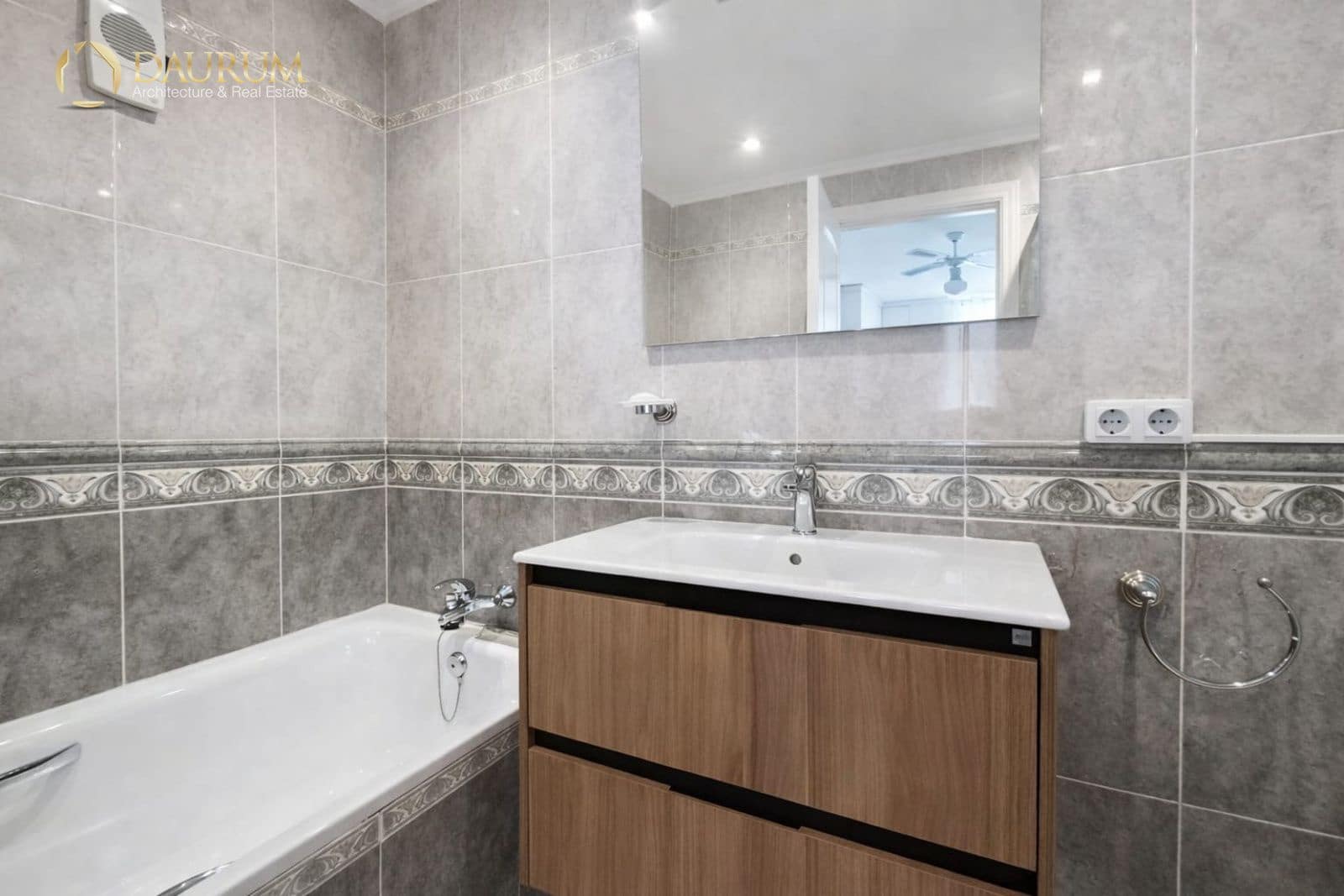 2 soverom Leilighet til salgs i Benidorm med svømmebasseng - € 500 000 (Ref: 9788864)