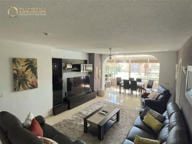 2 soverom Leilighet til salgs i Playa Poniente, Benidorm med svømmebasseng - € 500 000 (Ref: 9788864)