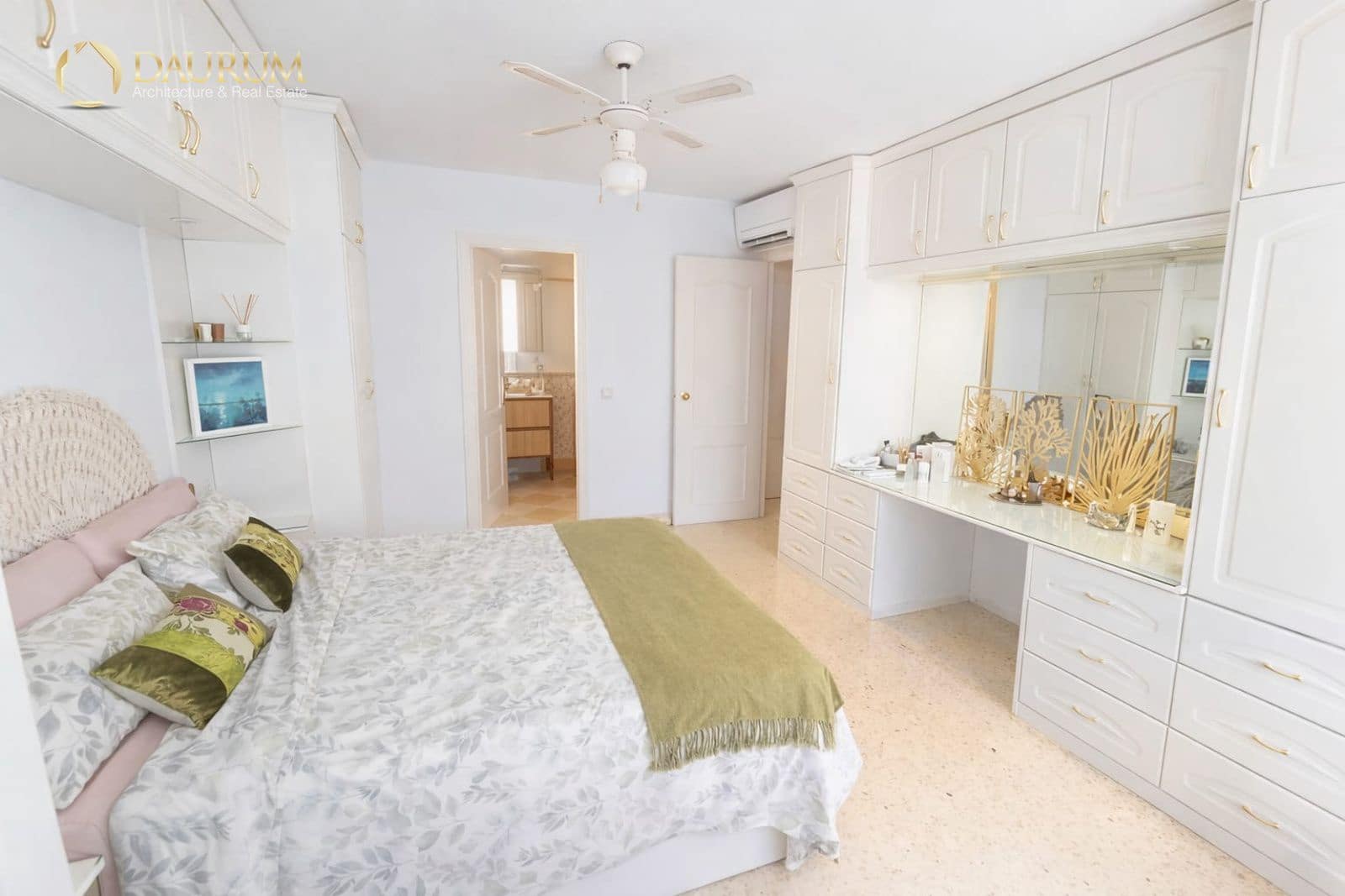 2 soverom Leilighet til salgs i Benidorm med svømmebasseng - € 500 000 (Ref: 9788864)